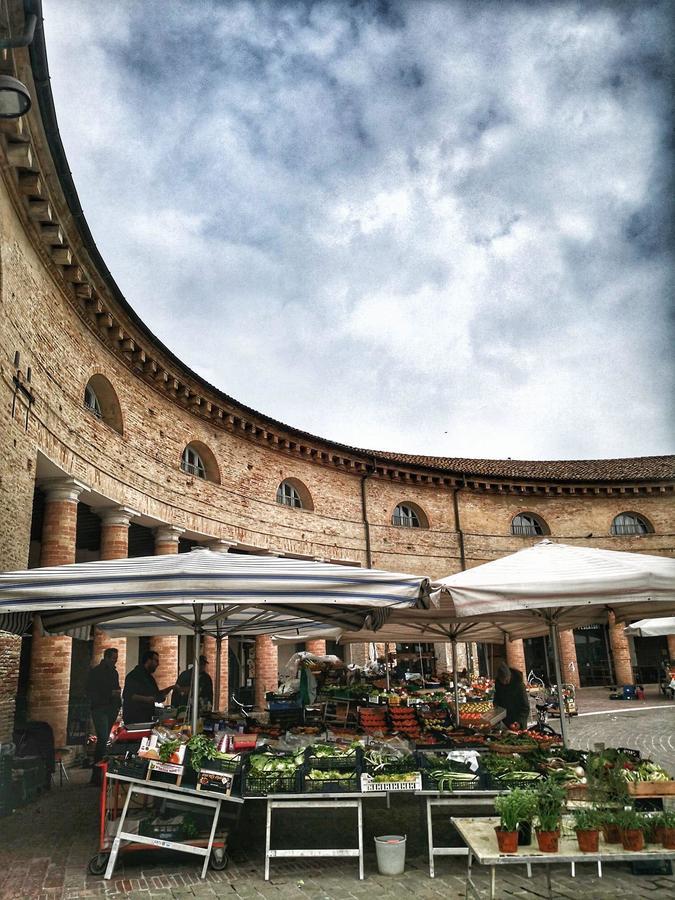 Al Foro Annonario Bed & Breakfast Senigallia Bagian luar foto